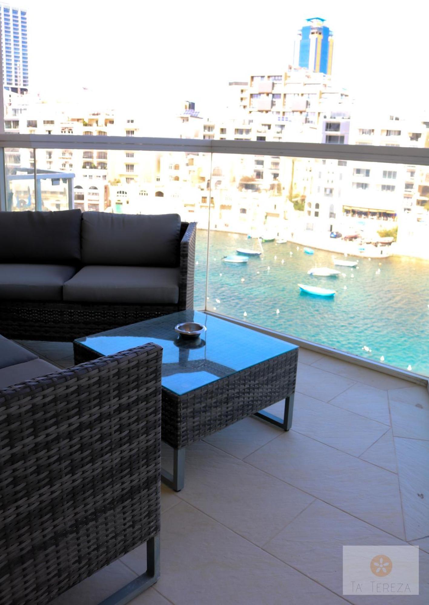 Ta' Tereza Seafront Apartments سانت جوليان المظهر الخارجي الصورة
